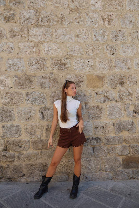 Pantaloncini con borchie