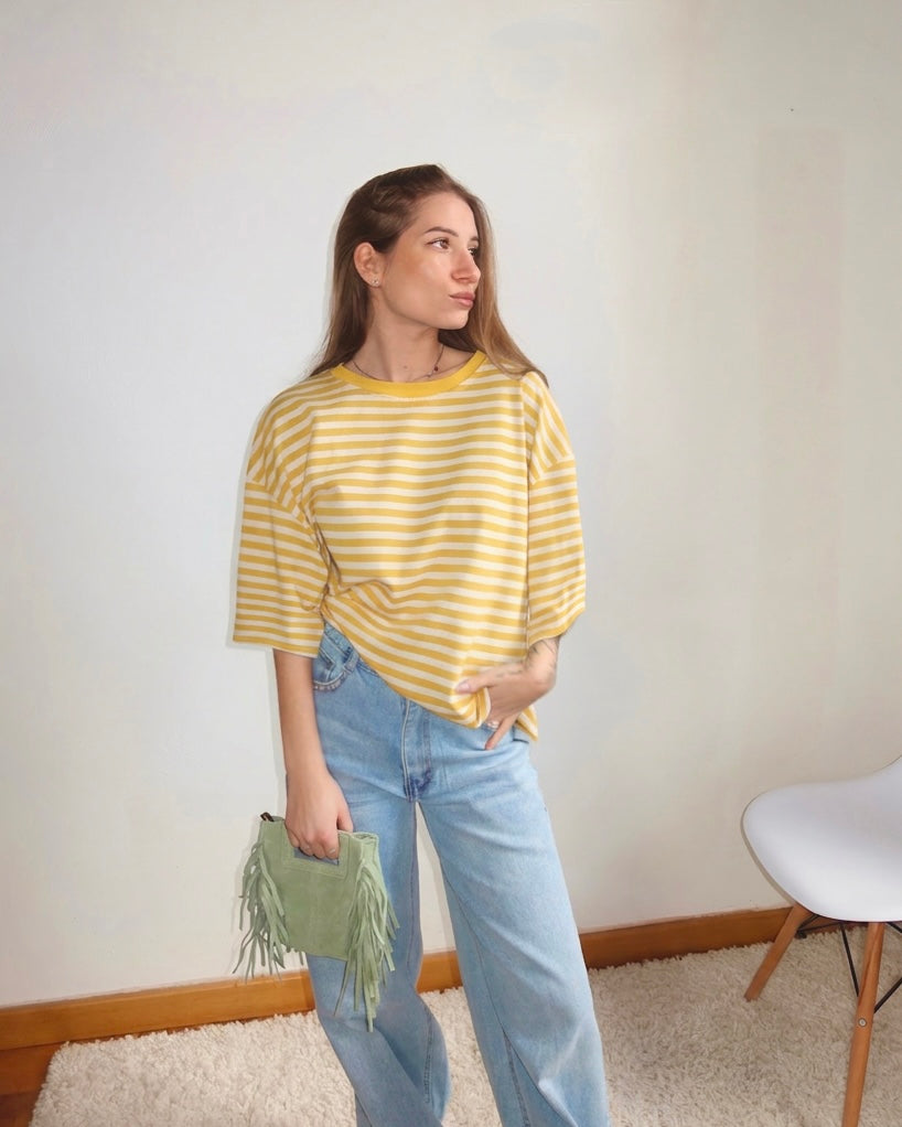 Maglietta a righe mezze maniche