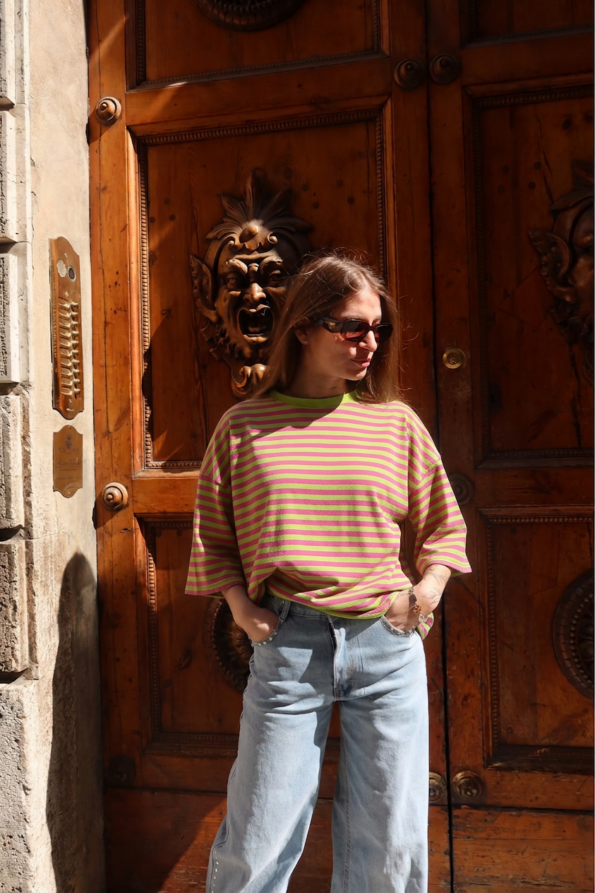 Maglietta a righe mezze maniche