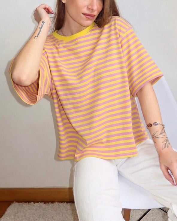 Maglietta a righe mezze maniche