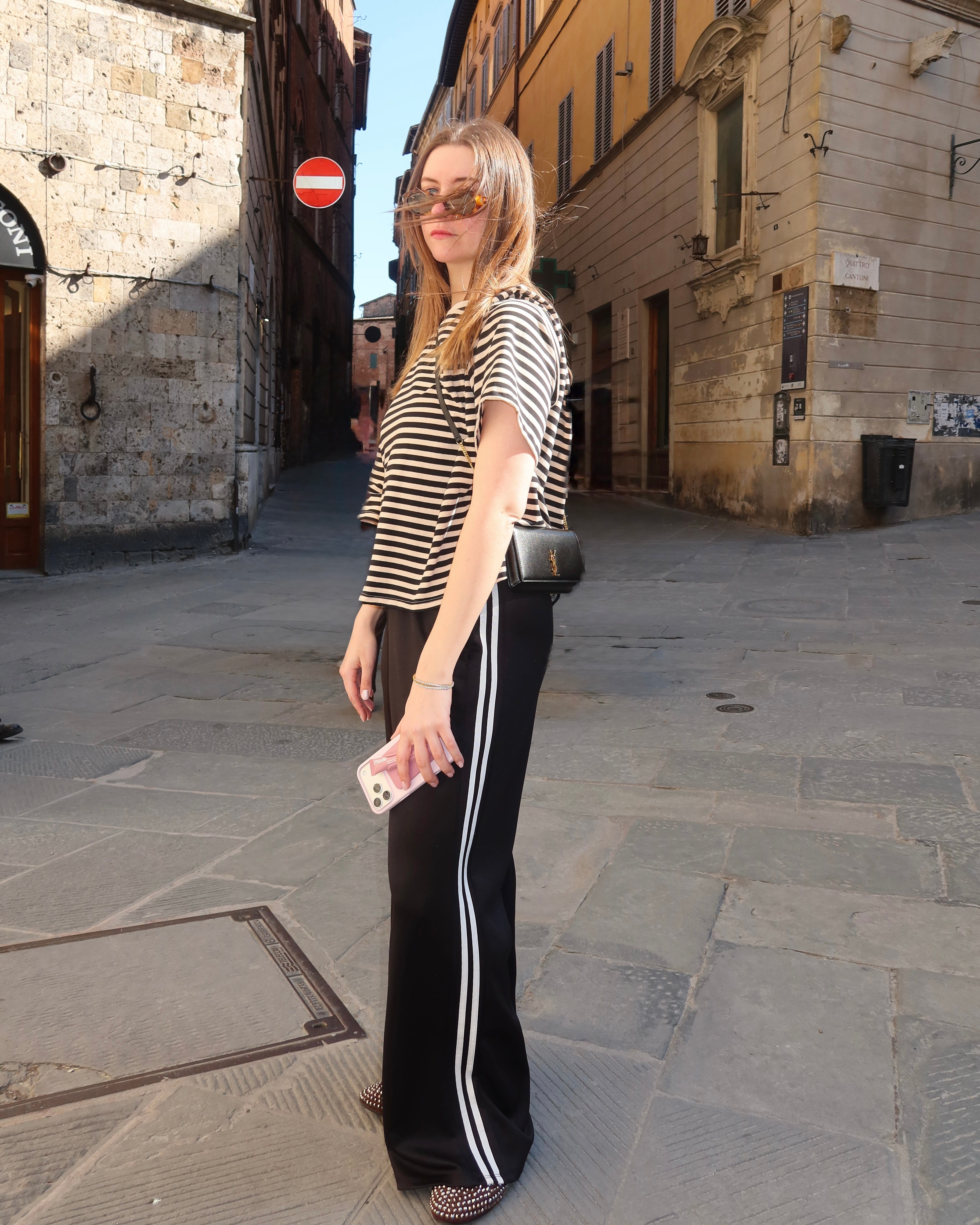 Maglietta a righe mezze maniche