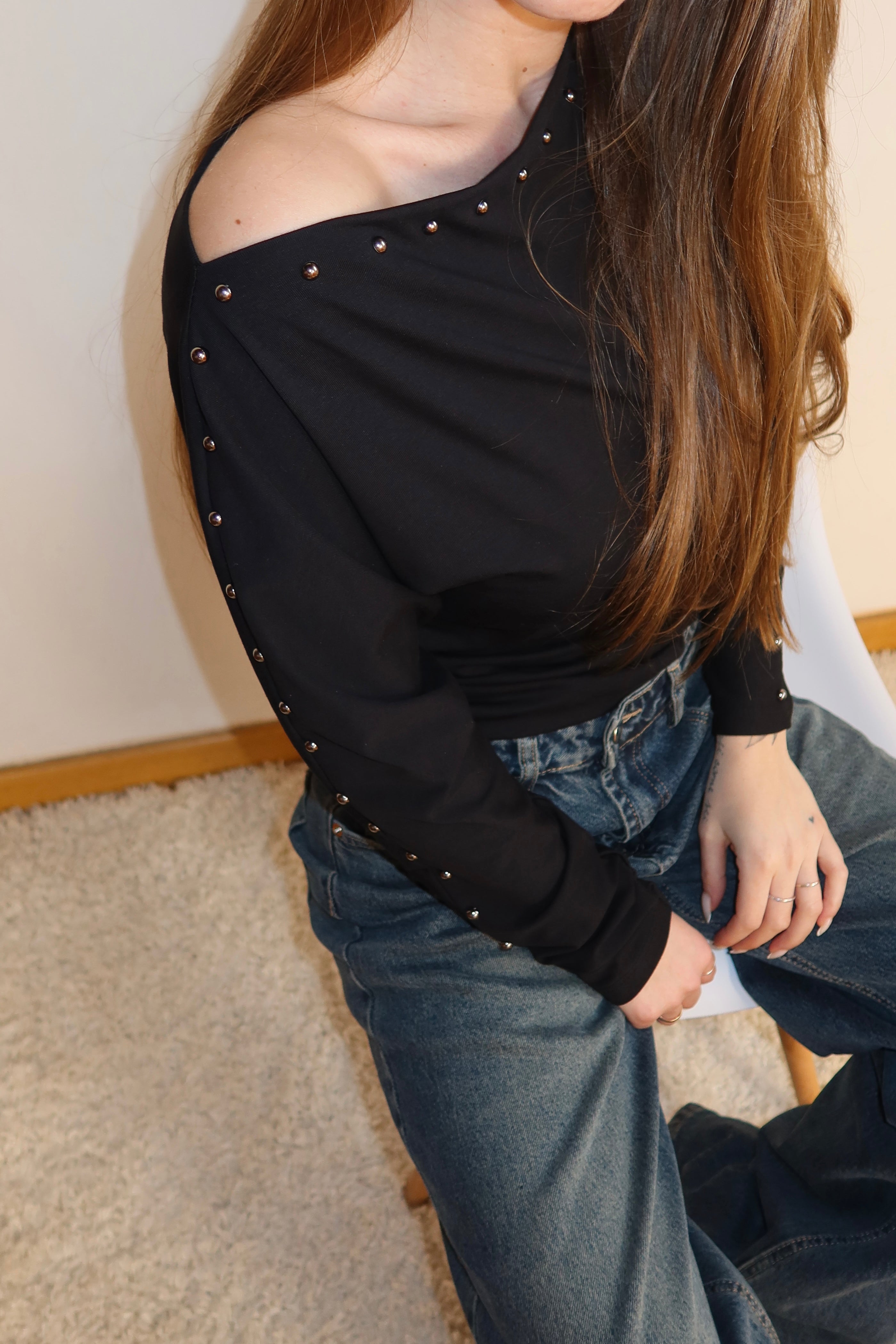 Maglia asimmetrica borchie