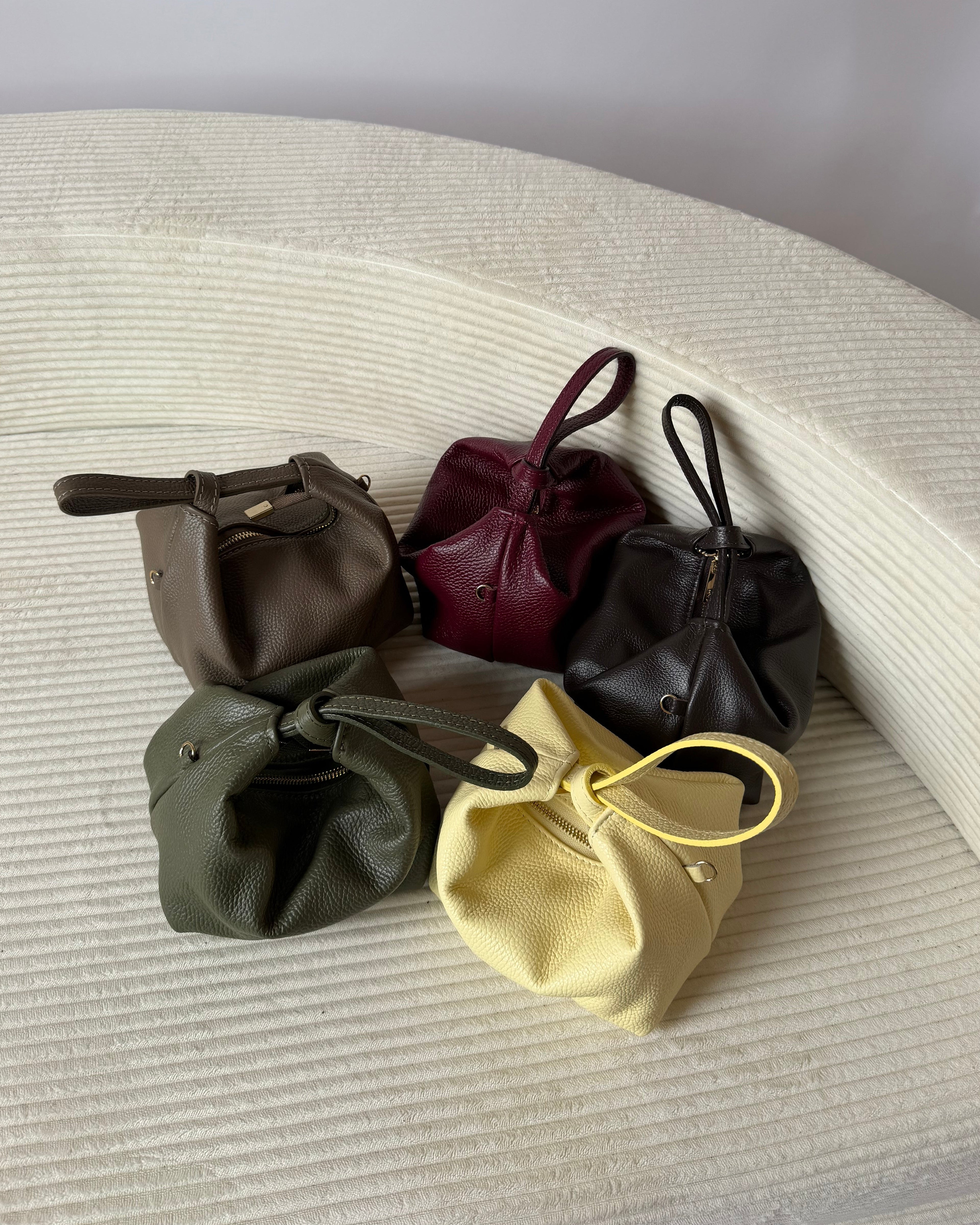 Borsa mezzaluna vera pelle