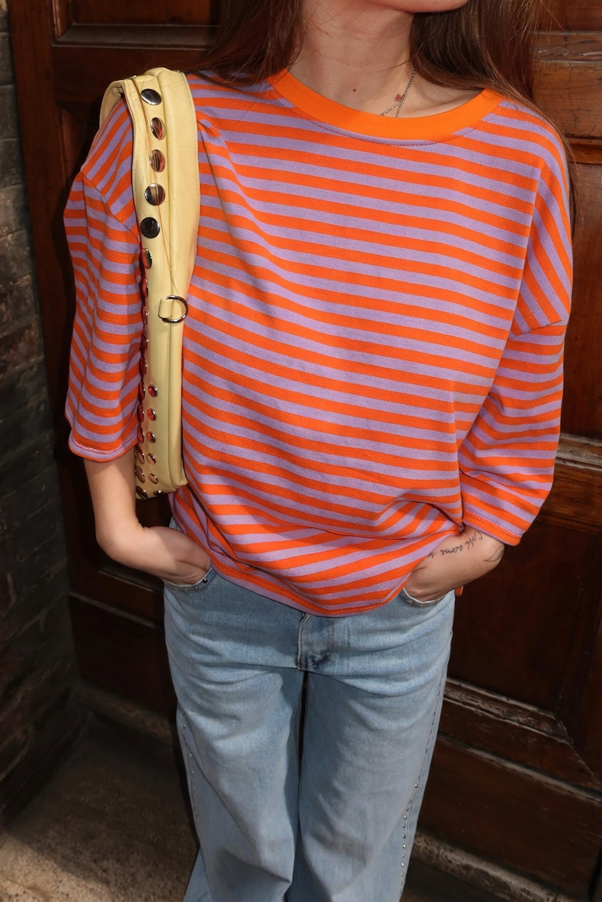 Maglietta a righe mezze maniche
