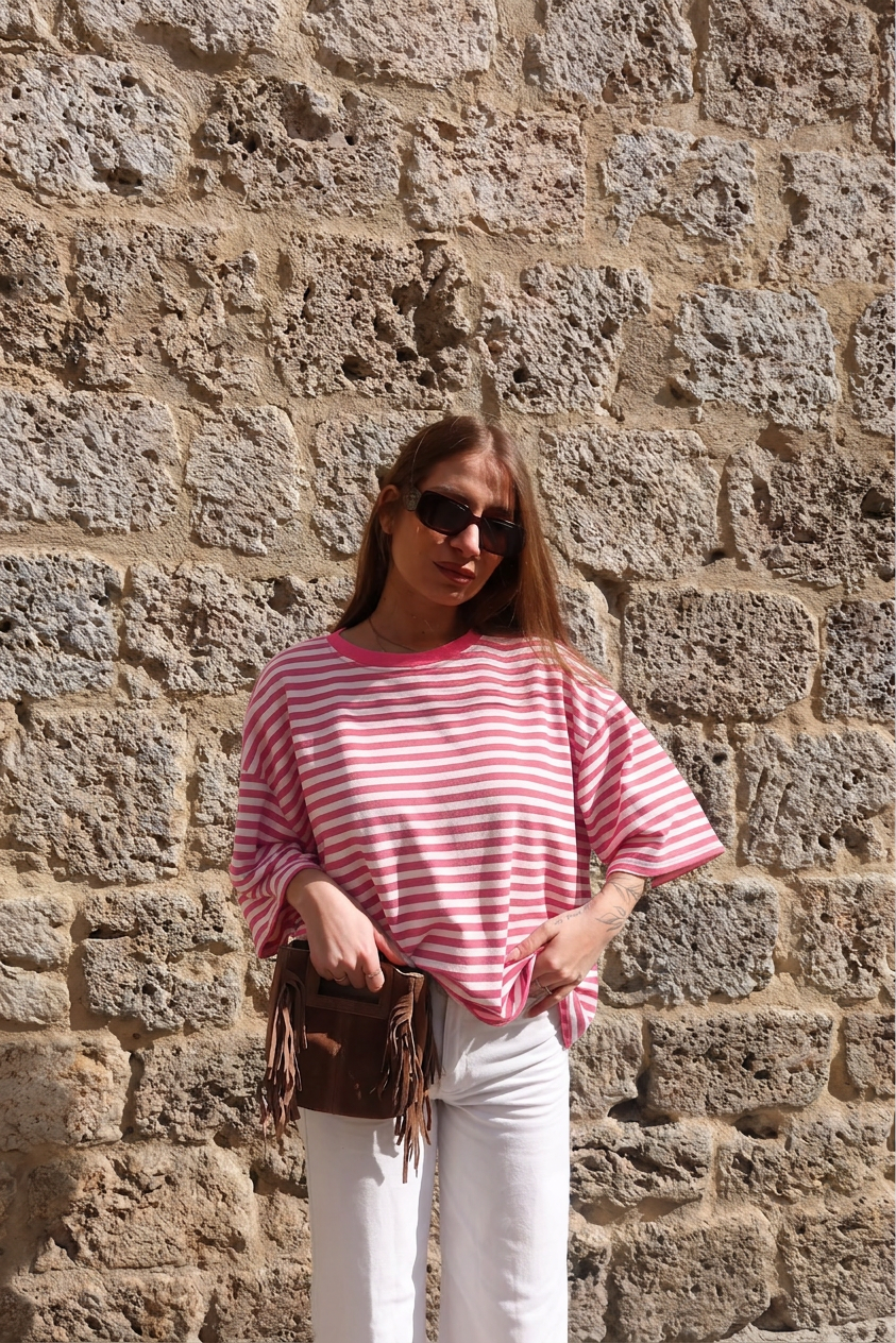 Maglietta a righe mezze maniche